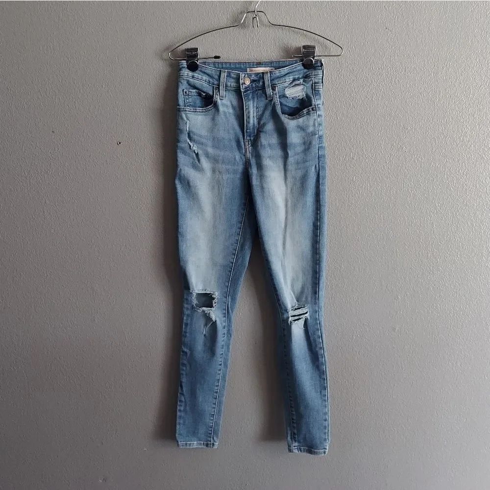 Levis 721 High Rise Distressed Skinny Jeans Size 26